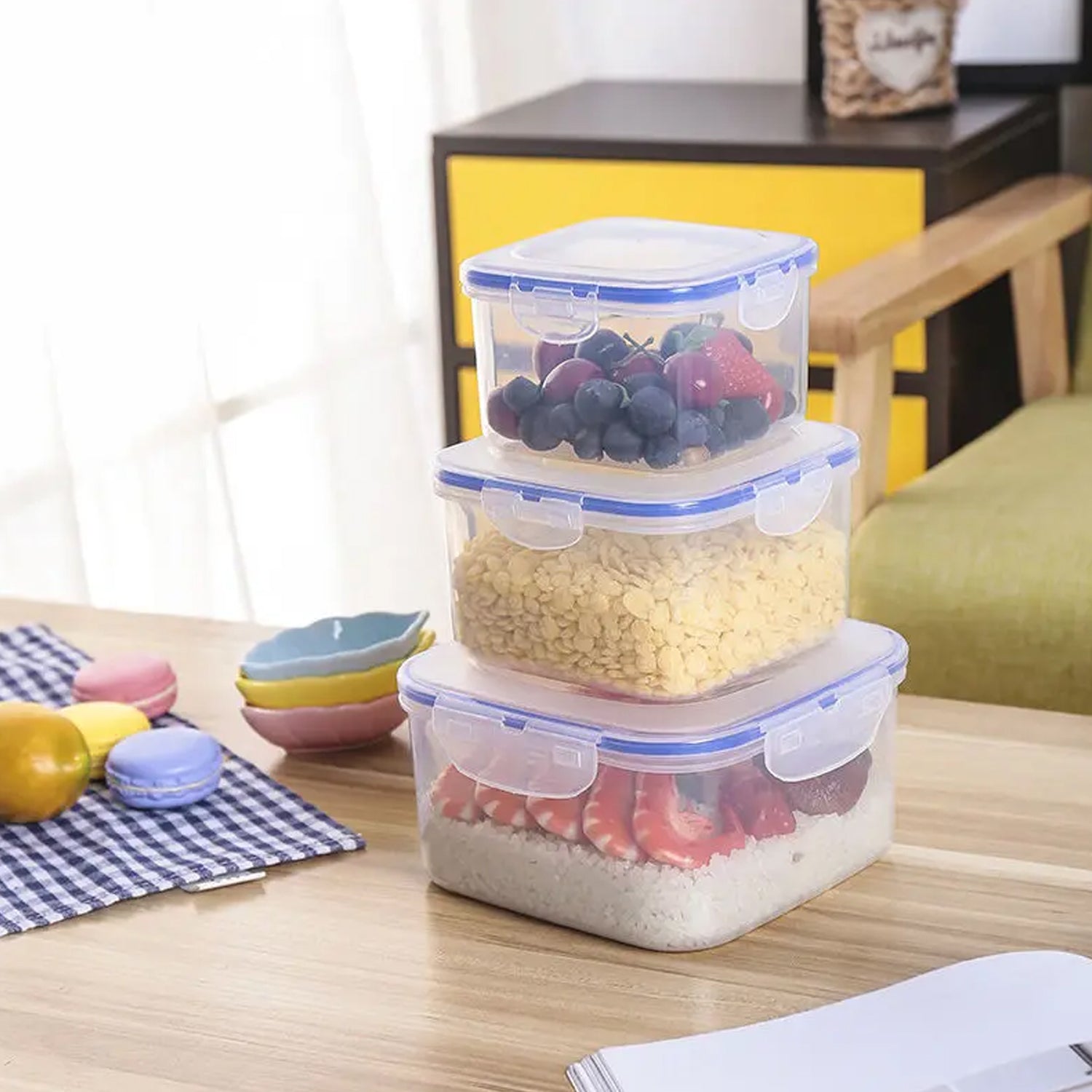 Kitchen storage containers, set of 3 with lockable lids. Kitchen storage containers, set of 3 with lockable lids.